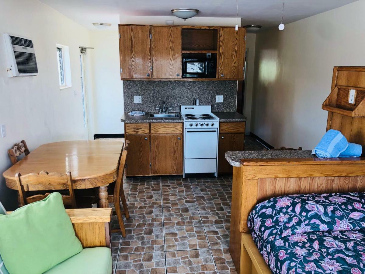 Ebb Tide Motel St. Pete Beach Exterior photo