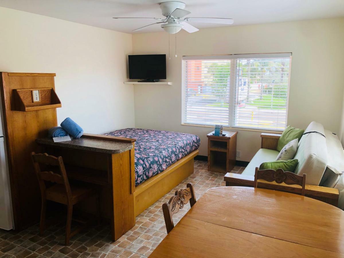 Ebb Tide Motel St. Pete Beach Exterior photo